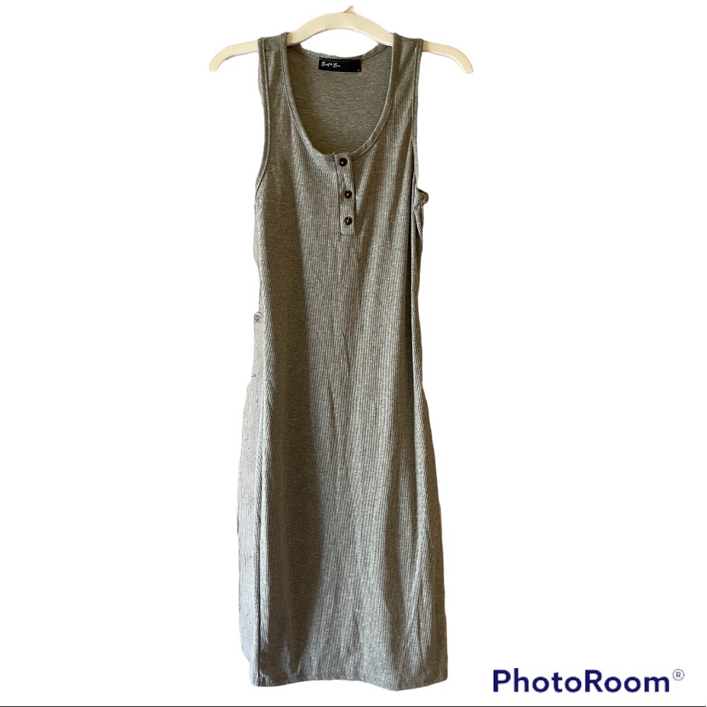 Brit and Bri sleeveless gray shirt dress
